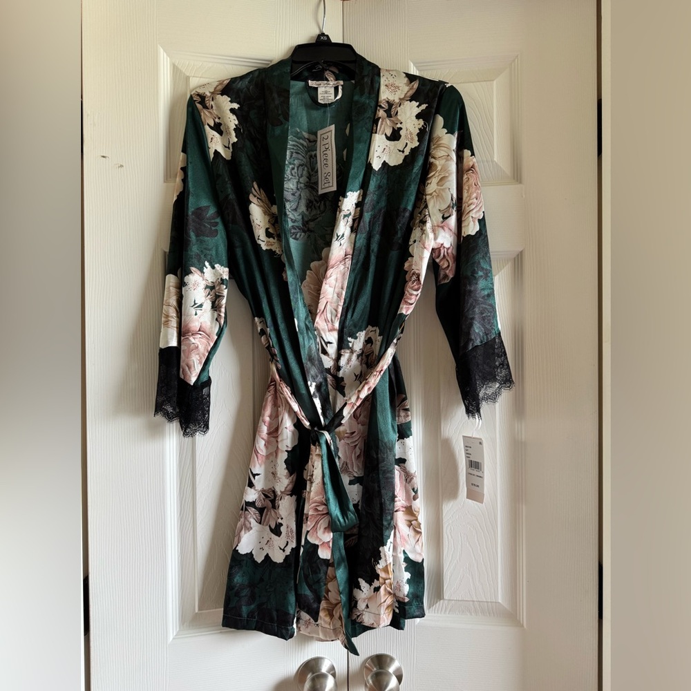 Linea Donatella Satin Robe with Lace Accents, Sz S, NWT